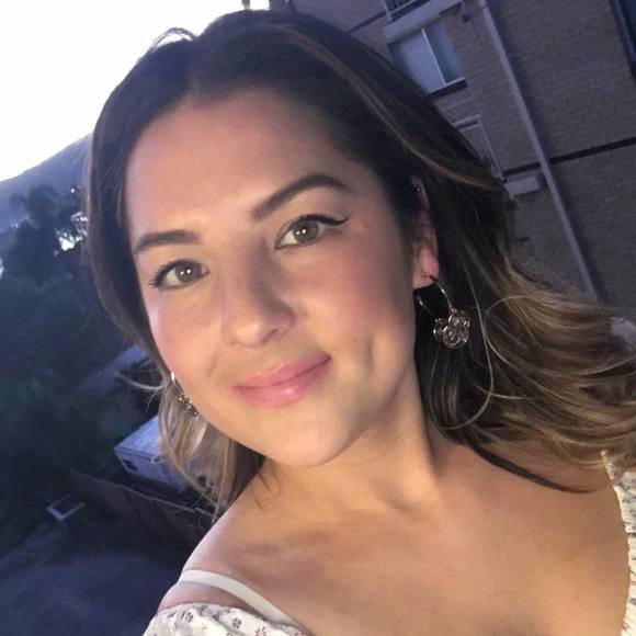 Meet your Posher, Renay - Picture 1 of 1